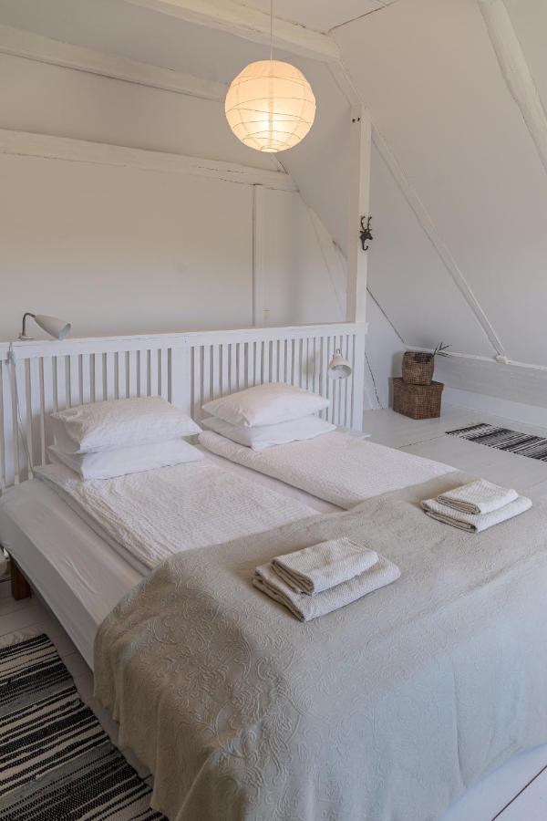 Red Bird Farm Bed and Breakfast Ystad Esterno foto
