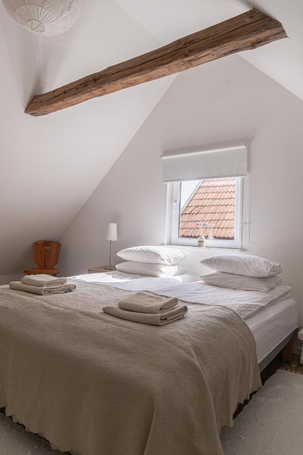 Red Bird Farm Bed and Breakfast Ystad Esterno foto