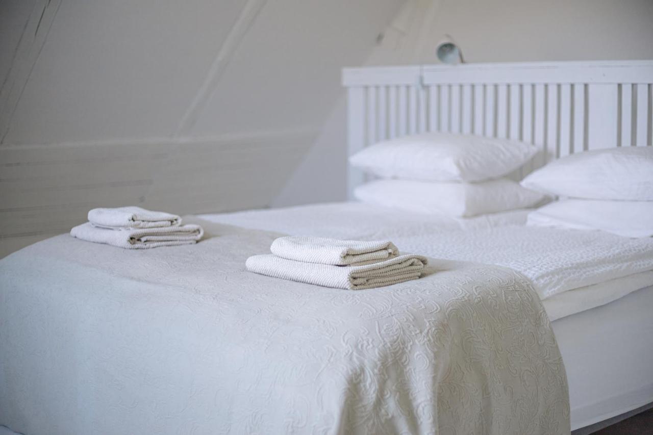 Red Bird Farm Bed and Breakfast Ystad Esterno foto