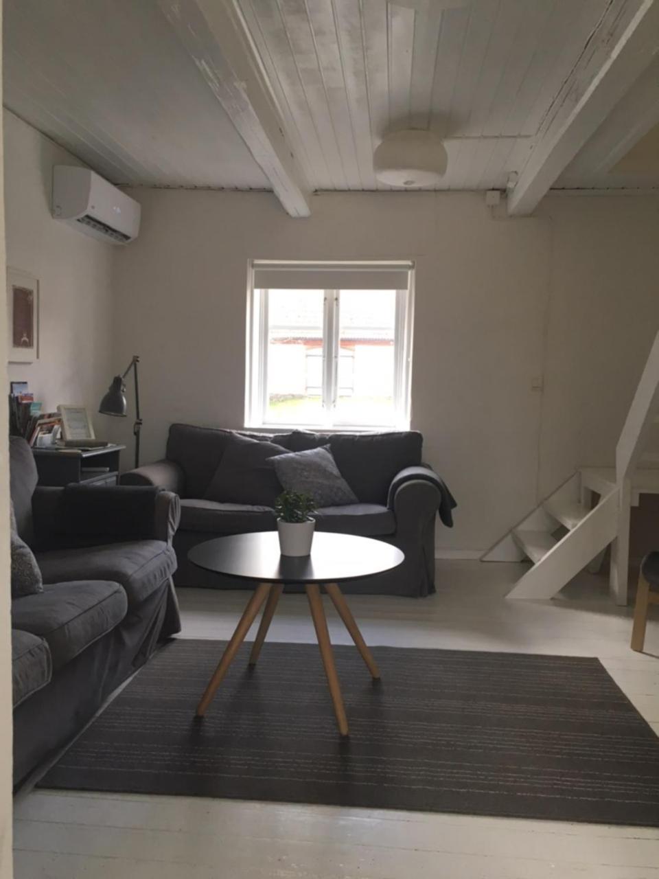 Red Bird Farm Bed and Breakfast Ystad Esterno foto