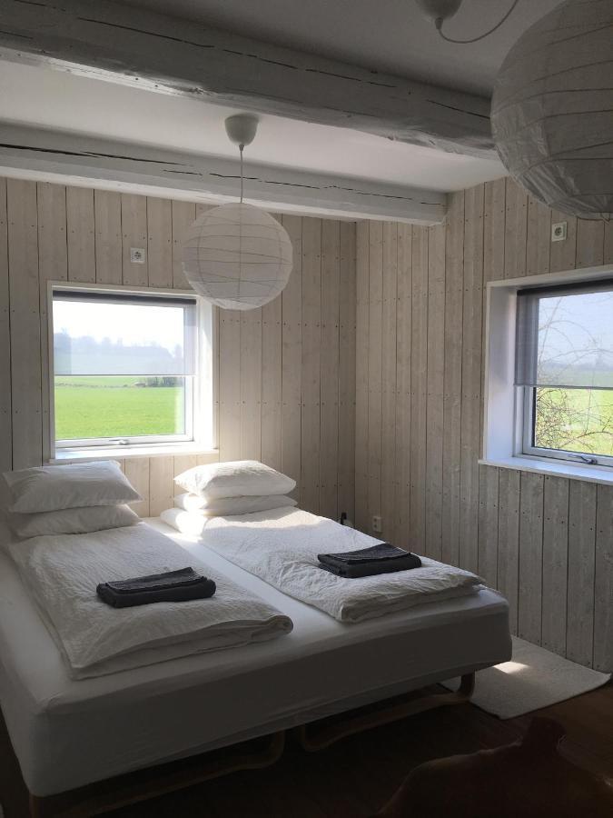 Red Bird Farm Bed and Breakfast Ystad Esterno foto