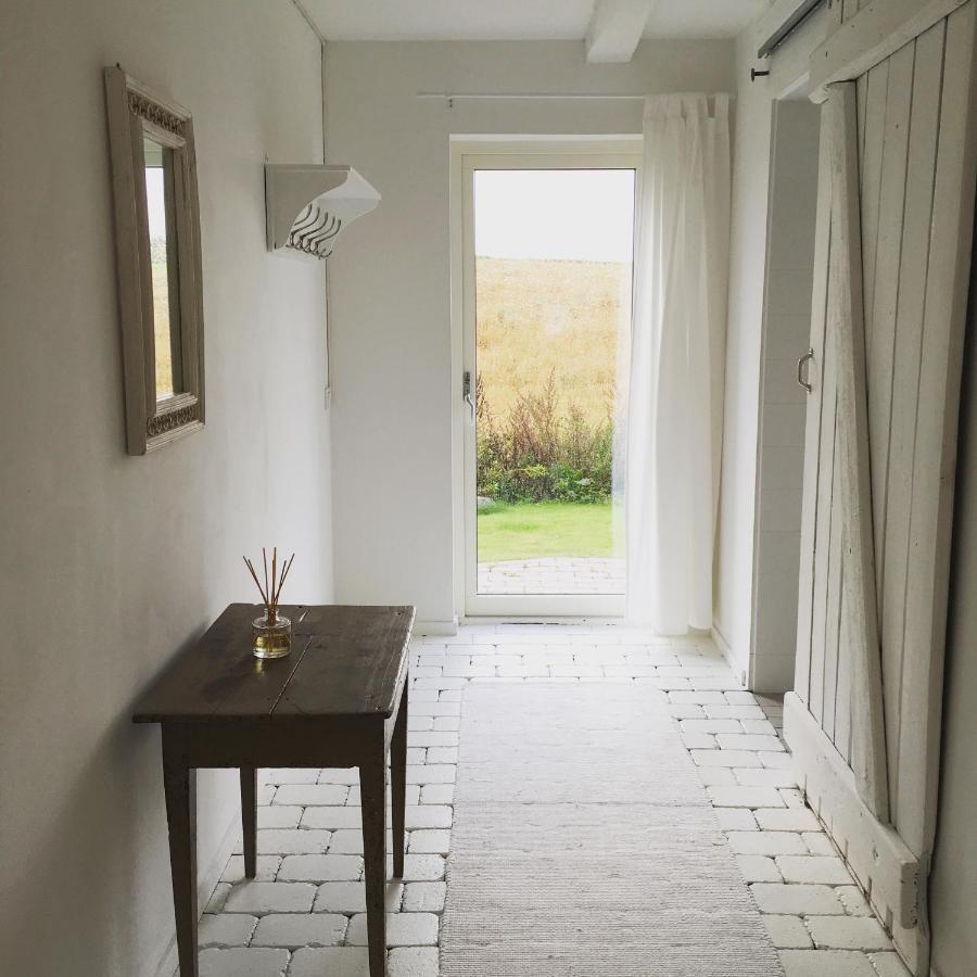 Red Bird Farm Bed and Breakfast Ystad Esterno foto